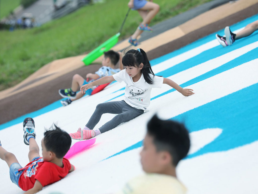 三重新北大都會公園瀑布滑草場照片