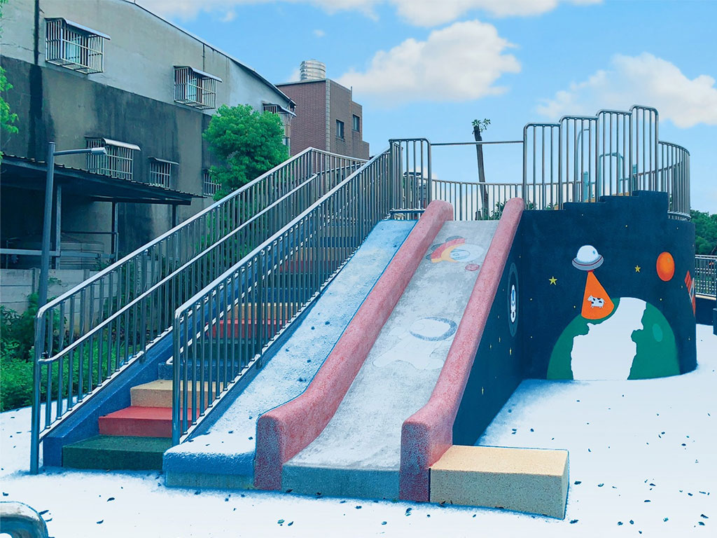 三峽國光段社會住宅區內公園照片