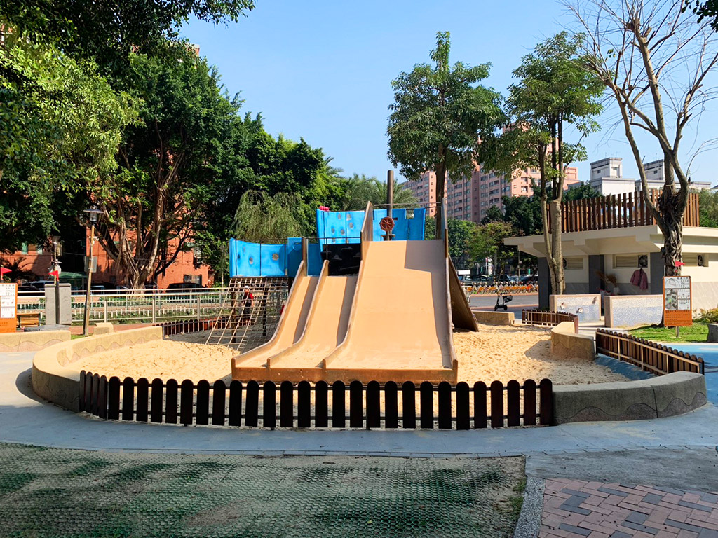 新莊龍鳳公園照片