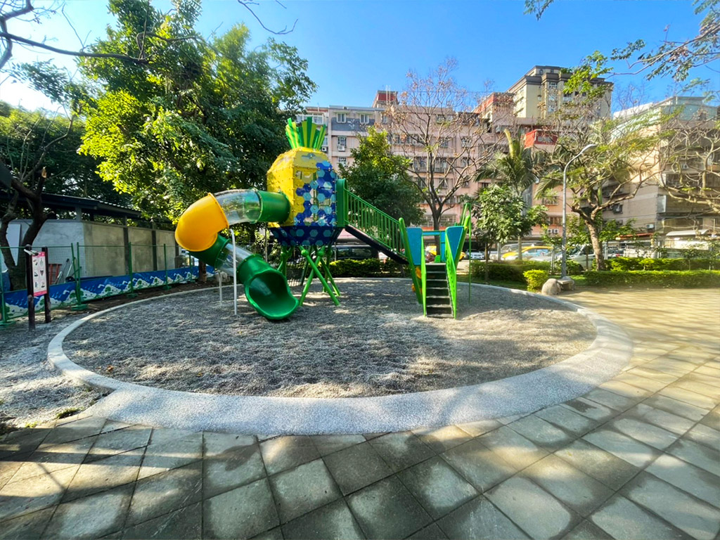 土城永豐社區公園遊戲場現場照片