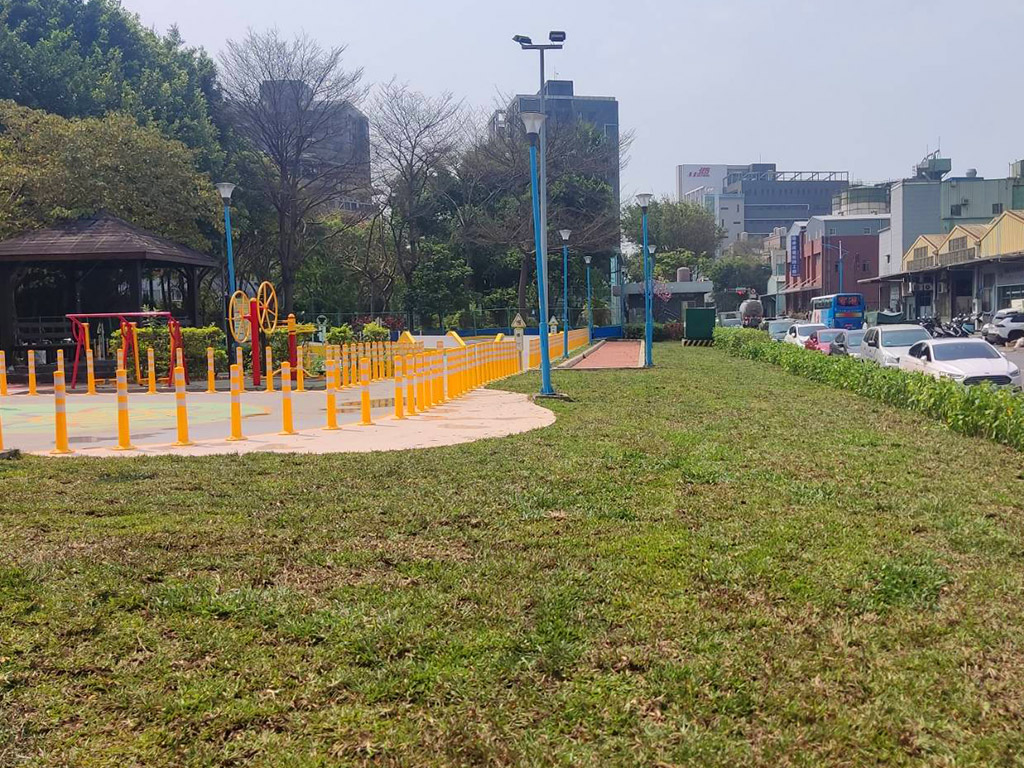 八里北河公園滑步車場地照片