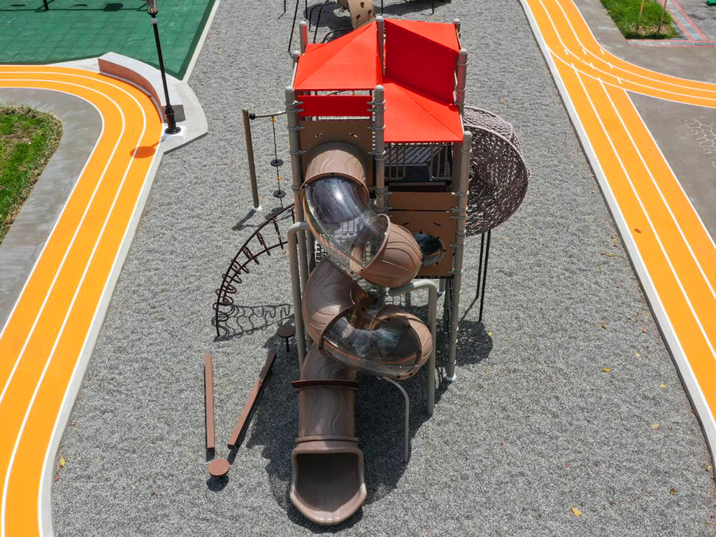 板橋第一運動場：海山路遊戲場現場照片