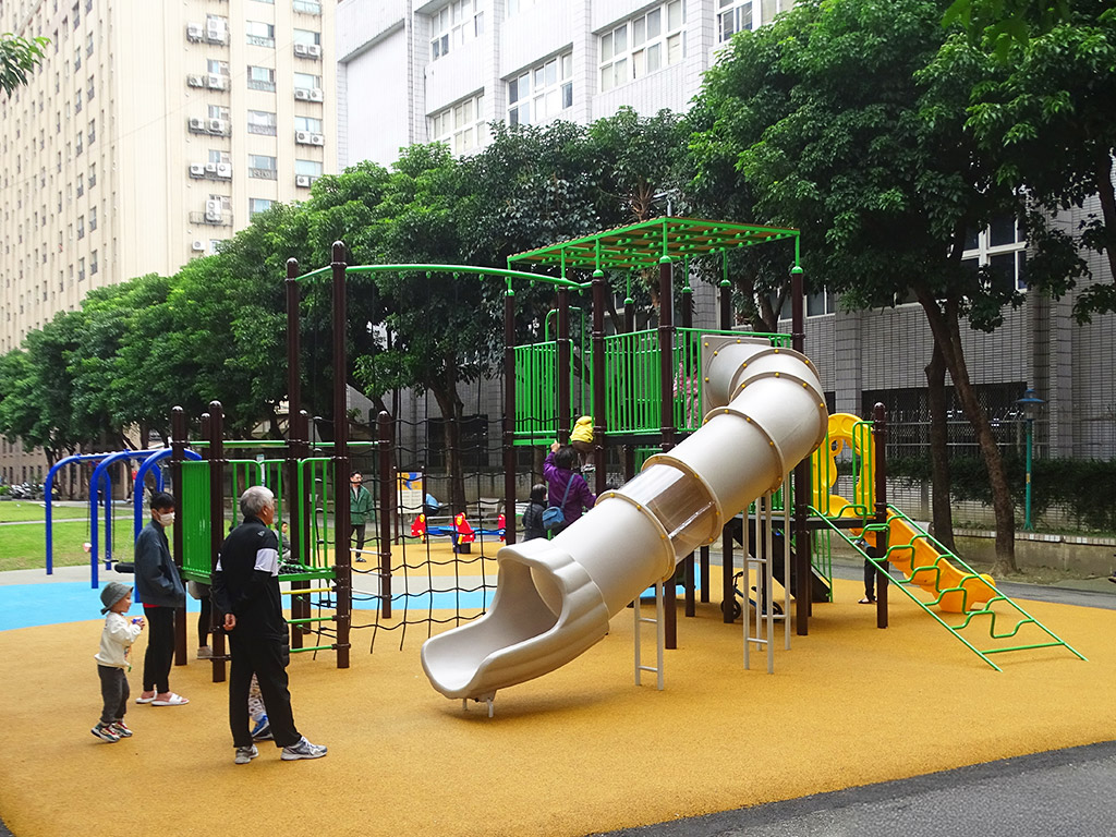 中和民樂人行廣場照片