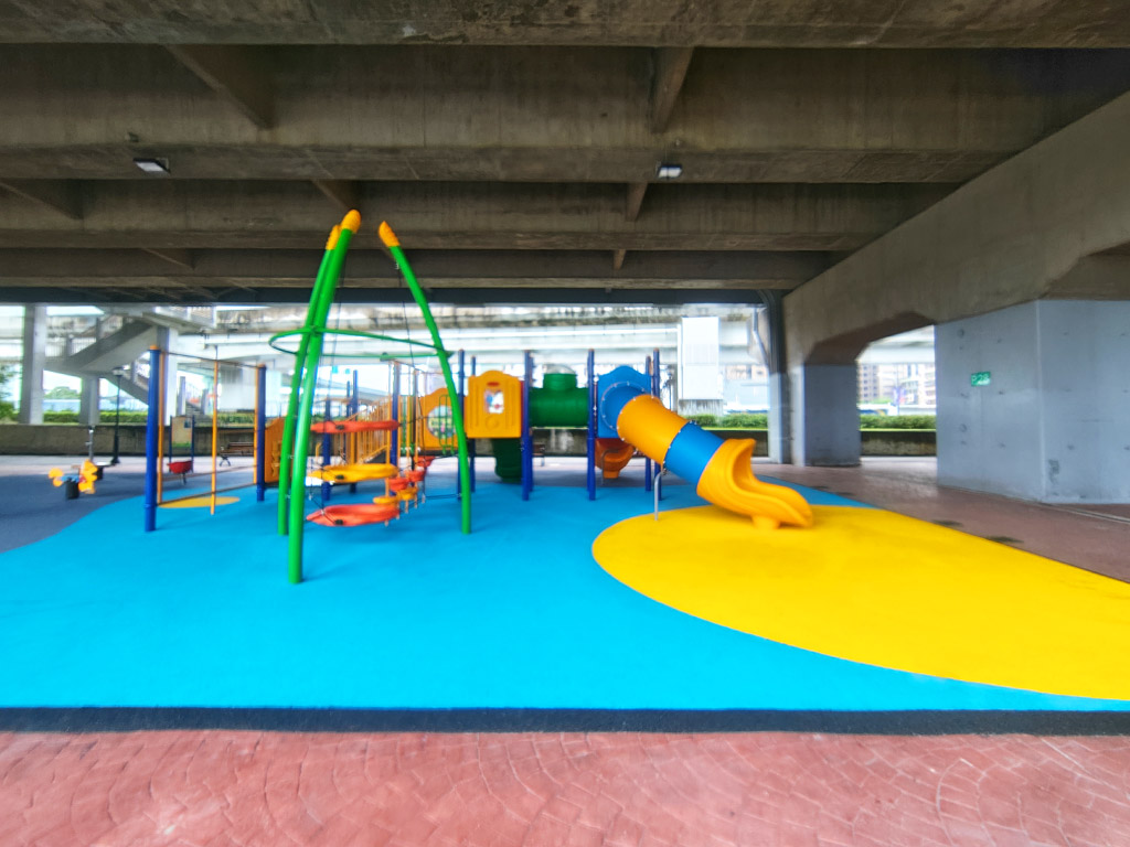 板橋大漢橋下遊戲場現場照片