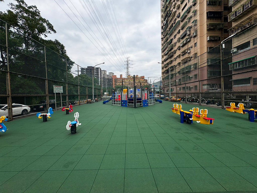 樹林松鶴會館旁遊戲場現場照片