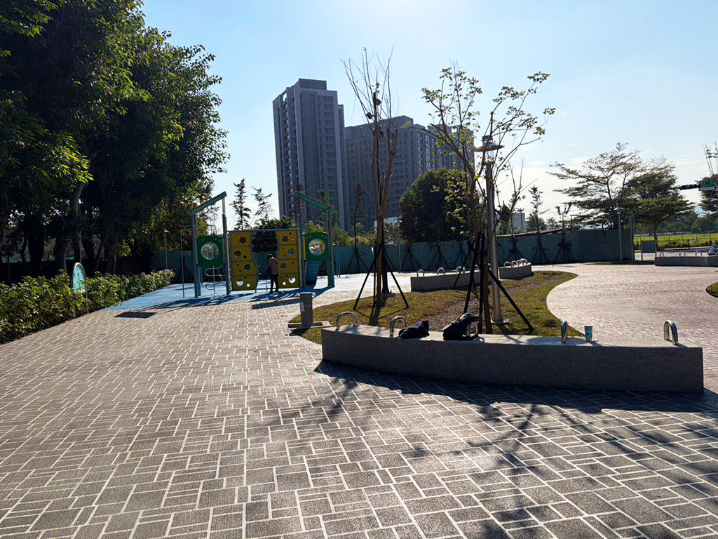 板橋國光公園遊戲場現場照片