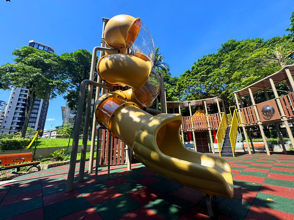 板橋仁愛公園遊戲場現場照片