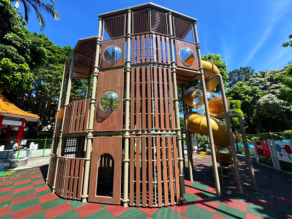 板橋仁愛公園遊戲場現場照片
